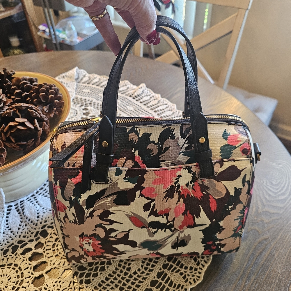 FOSSIL• The "RACHEL" Floral Satchel 🌞
